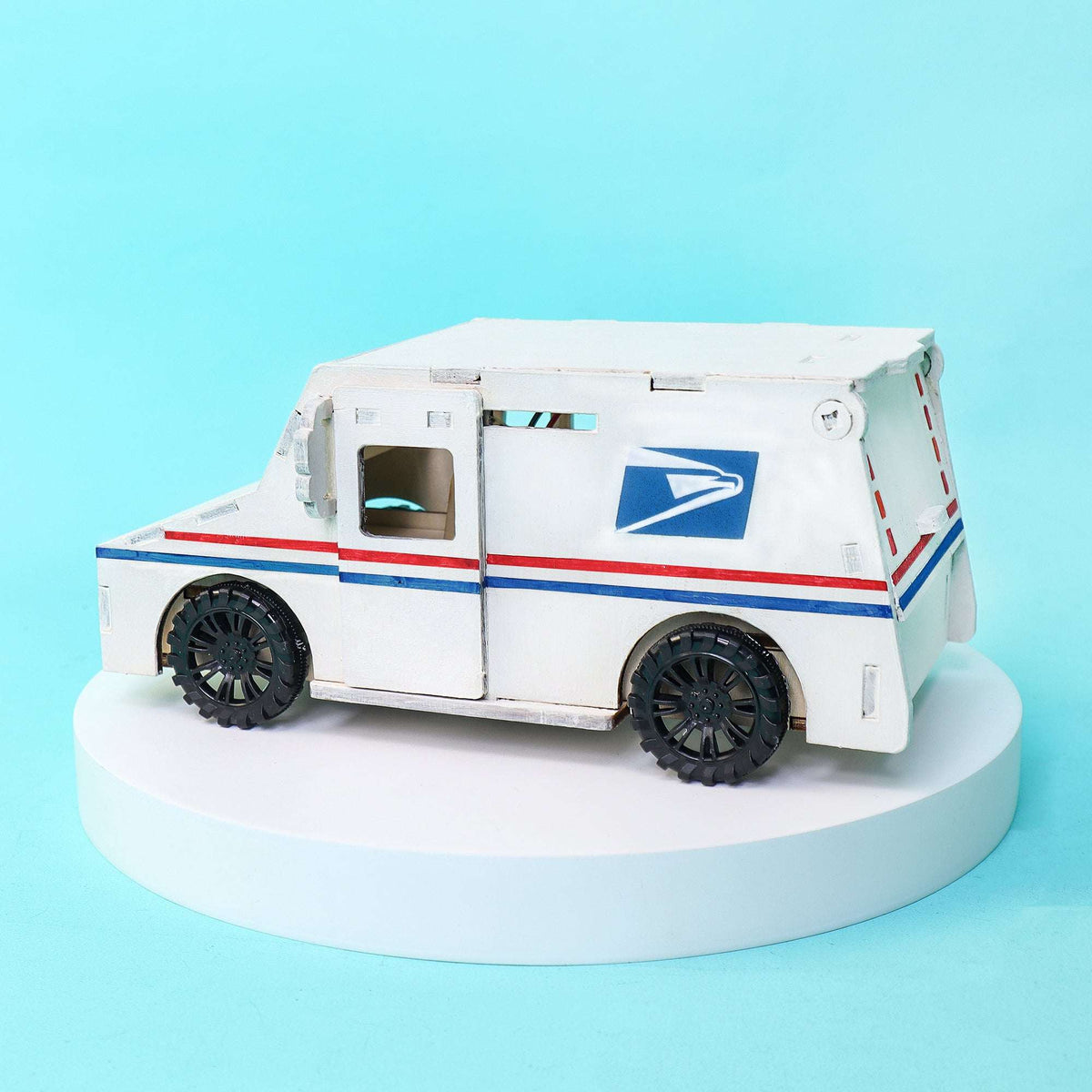 Delivery Truck STEM Kit – Build, Paint & Power a Moving Mail Truck
